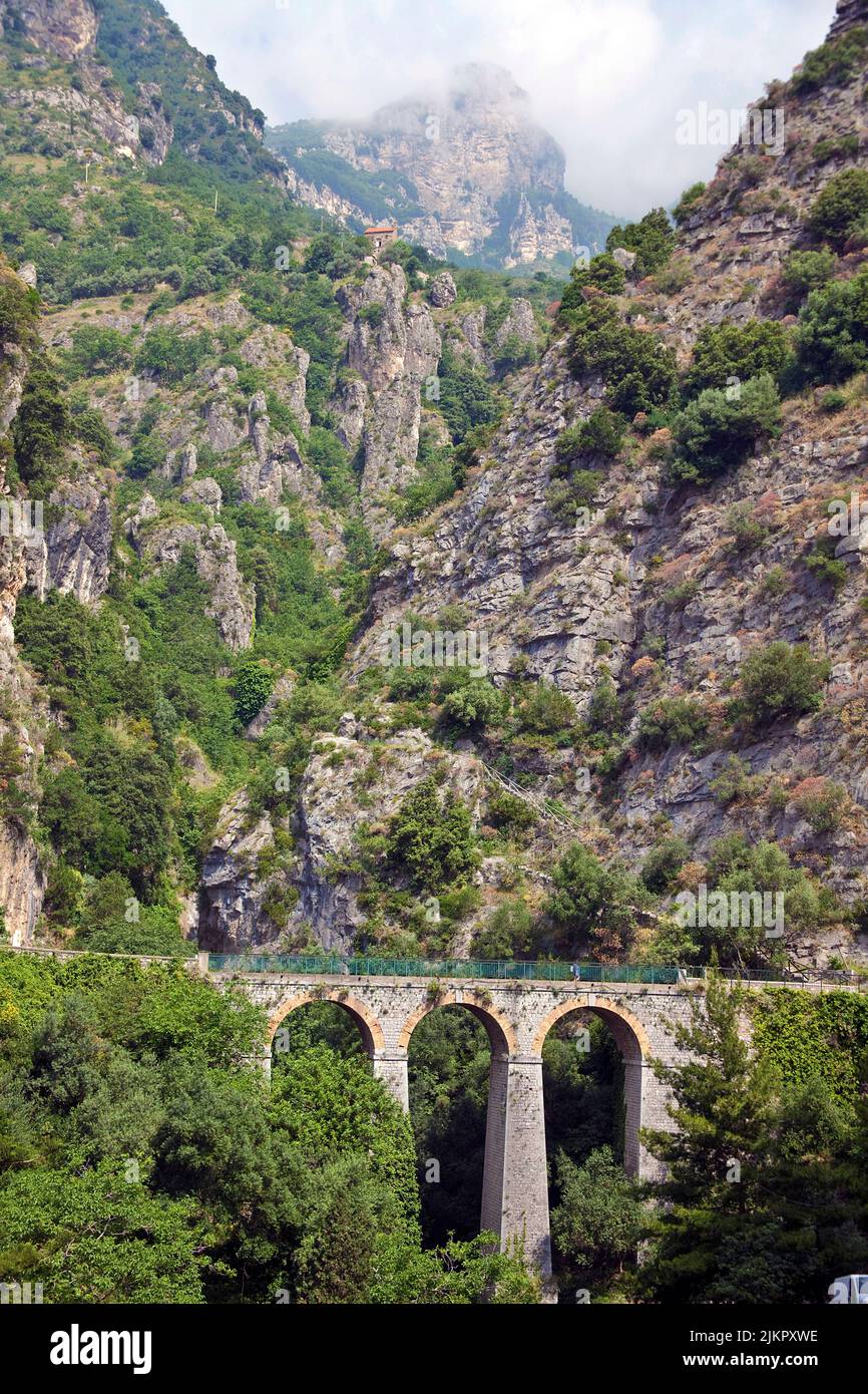 Berühmte Amalfi Panoramastraße SS163, in der Nähe von Positano, Amalfiküste, UNESCO-Weltkulturerbe, Kampanien, Italien, Europa Stockfoto