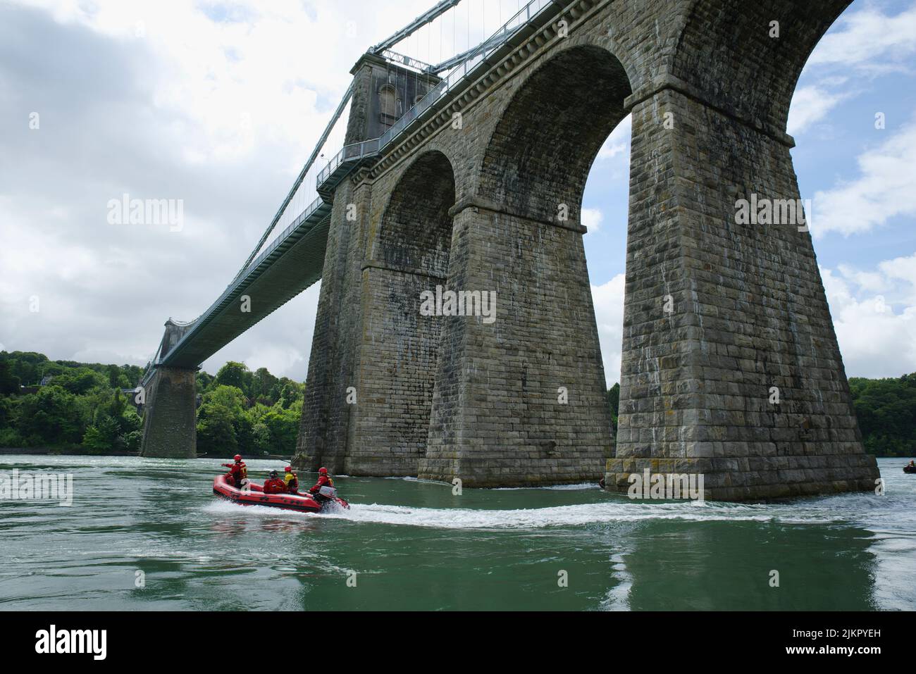 Notfalltraining, Bootshandhabung, Menai Strait, Anglesey, Nordwales, UK, Stockfoto