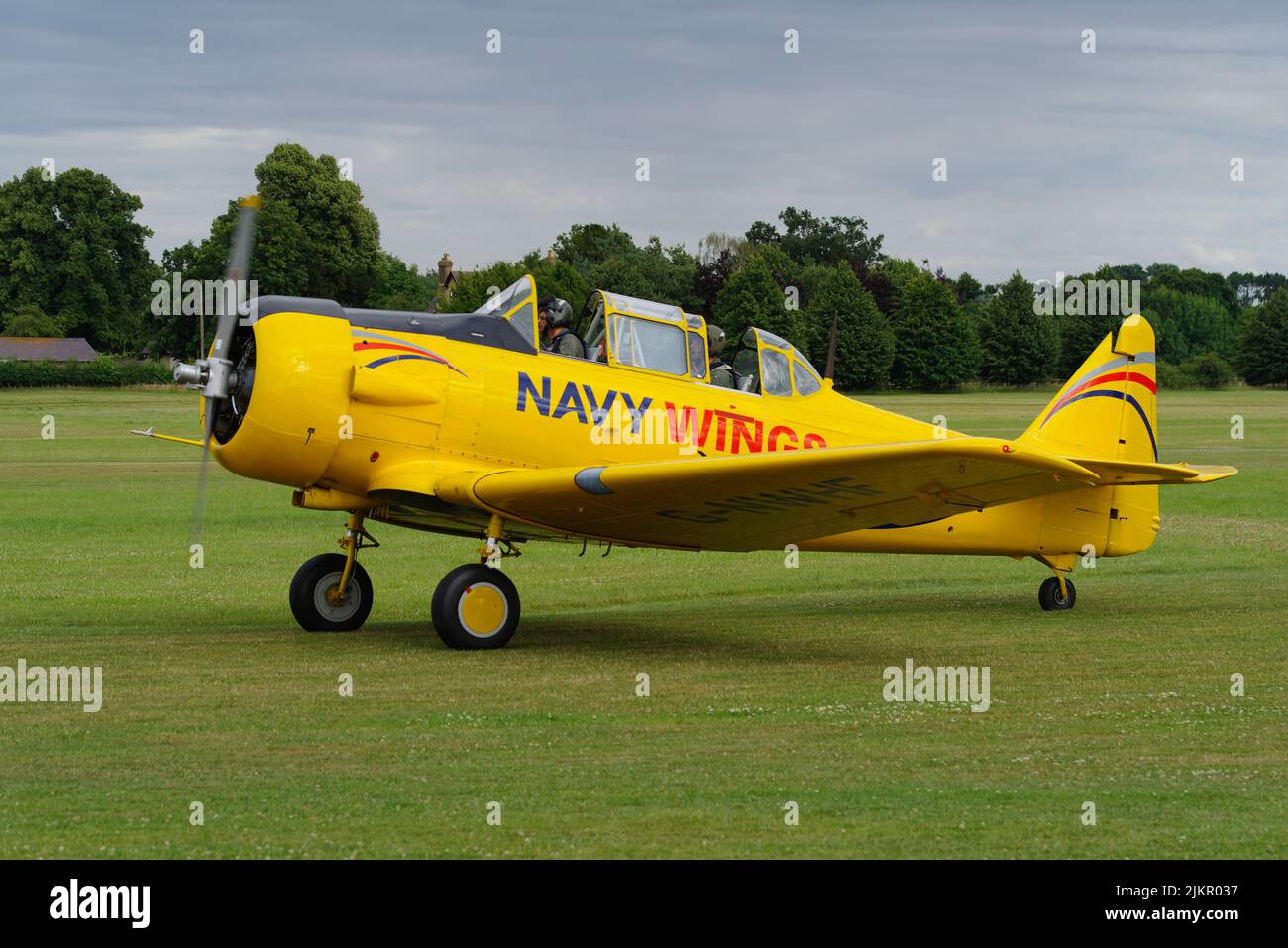 Navy Wings, Historic Flight, North American Harvard T-6, Old Warden, Stockfoto