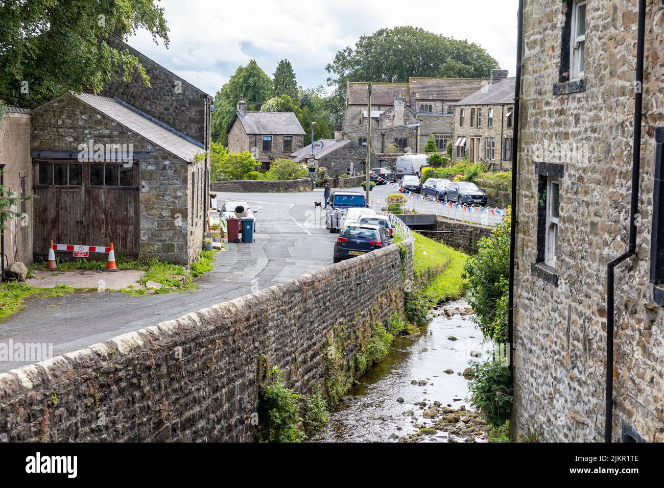Waddington Dorf im Ribble Valley von Lancashire, England an einem sonnigen Sommertag 2022 Stockfoto