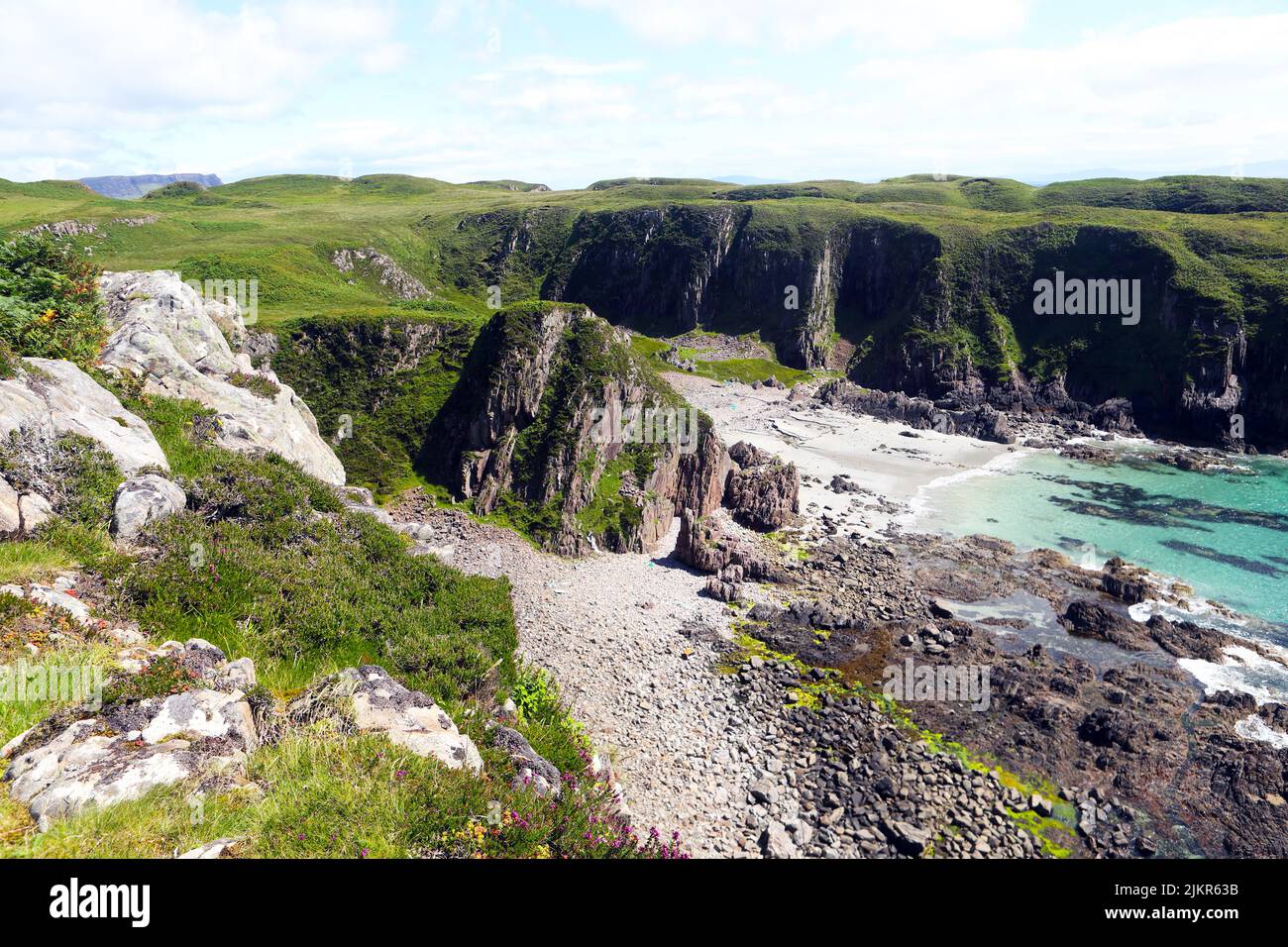 Sandige Buchten und zerklüftete Küsten der Isle of Mull in den Inner Hebriden von Schottland sind nicht im Weg Stockfoto