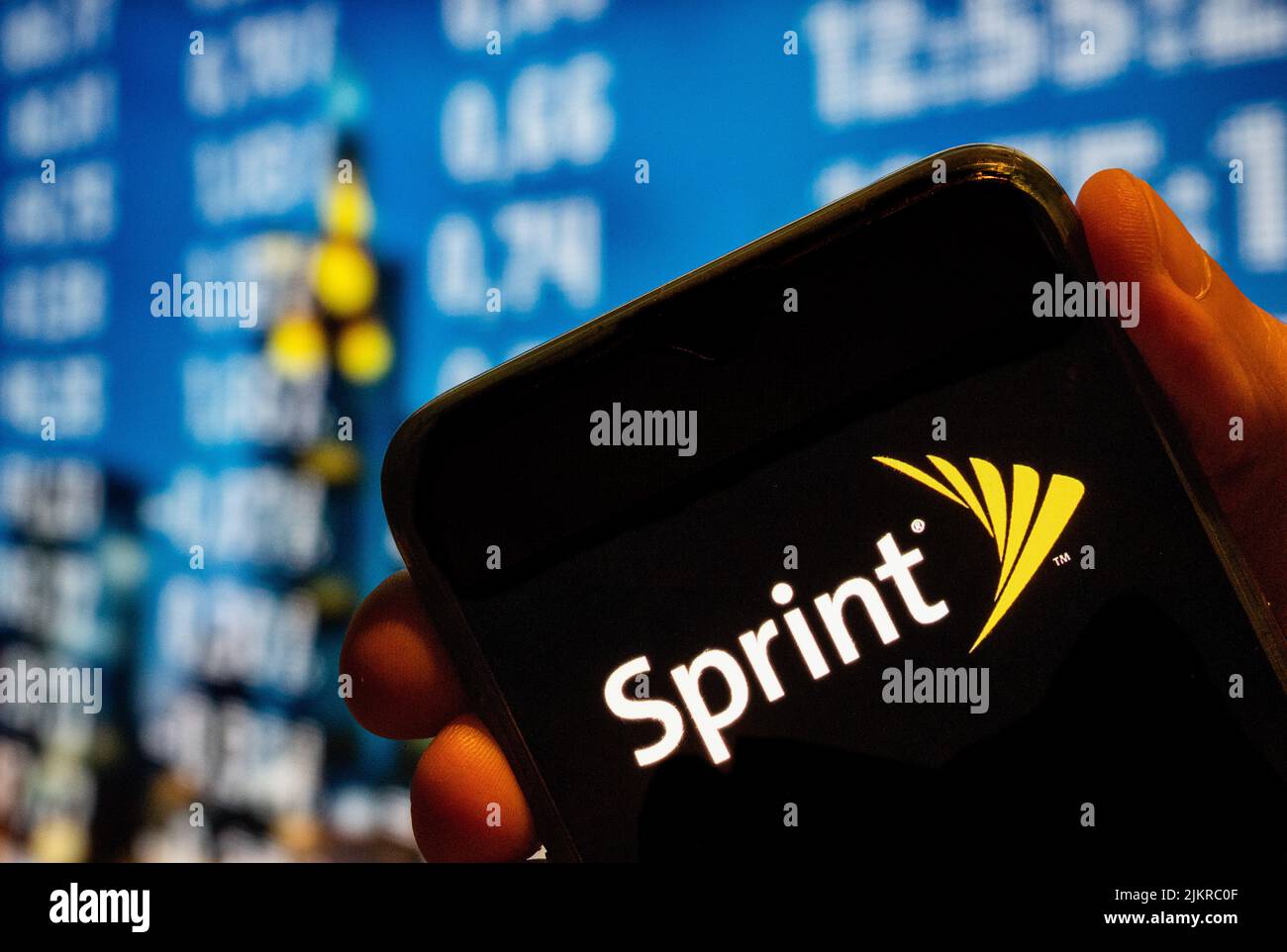 In dieser Abbildung zeigt das amerikanische Telekommunikationsunternehmen Wireless-Dienste des Internet-Service-Anbieters Sprint-Logo auf einem Smartphone-Bildschirm. Stockfoto