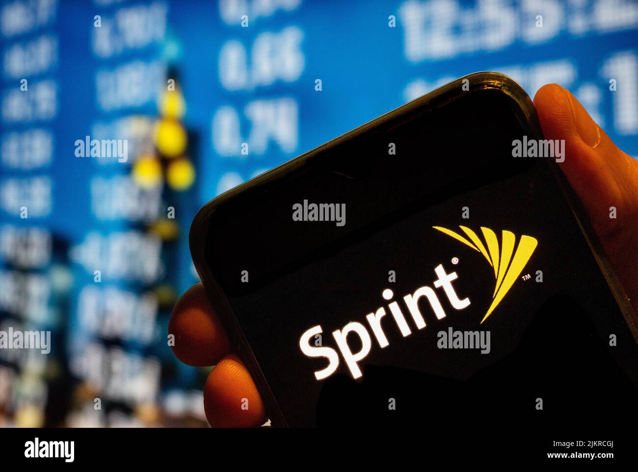 In dieser Abbildung zeigt das amerikanische Telekommunikationsunternehmen Wireless-Dienste des Internet-Service-Anbieters Sprint-Logo auf einem Smartphone-Bildschirm. (Foto von Budrul Chukrut / SOPA Images/Sipa USA) Stockfoto