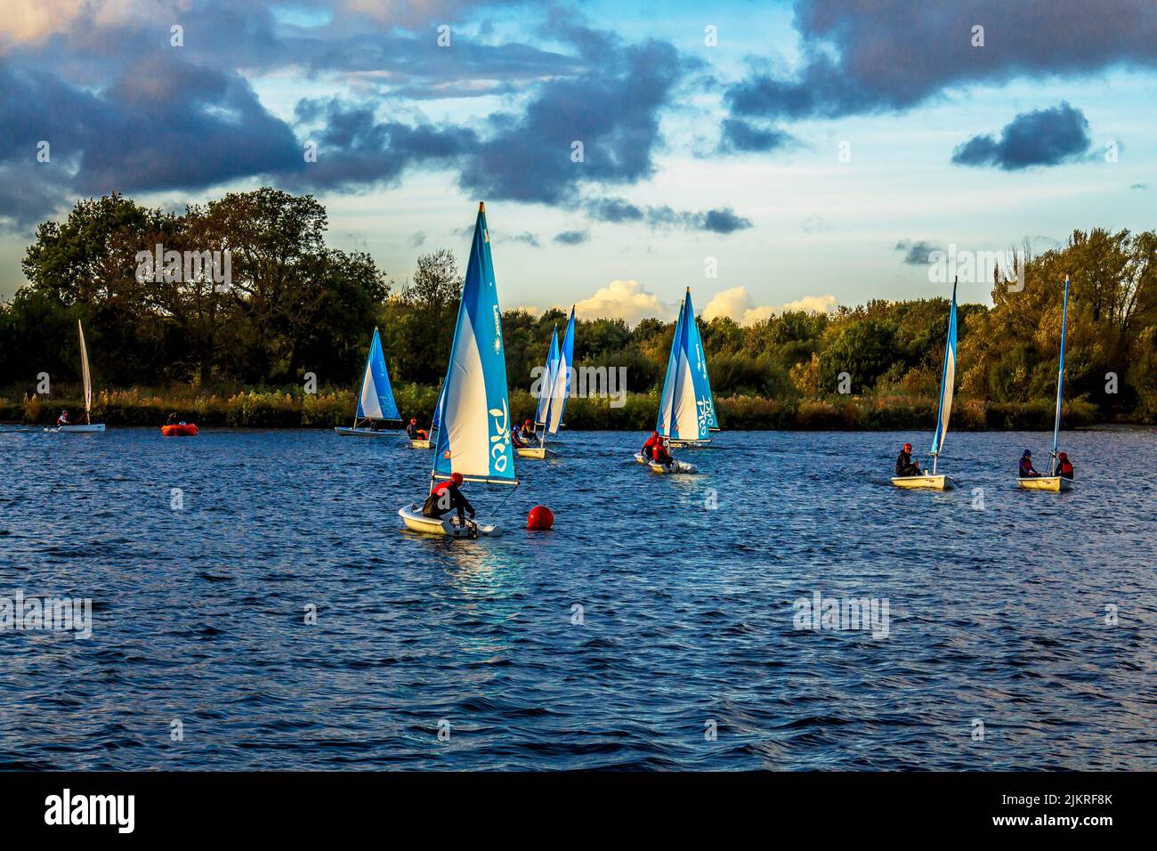 Dinton Alamens Country Park, ein Landschaftspark in der Zivilgemeinde St. Nichola Hurst, im Bezirk Wokinghamvin, der englischen Grafschaft von Bergshire Stockfoto