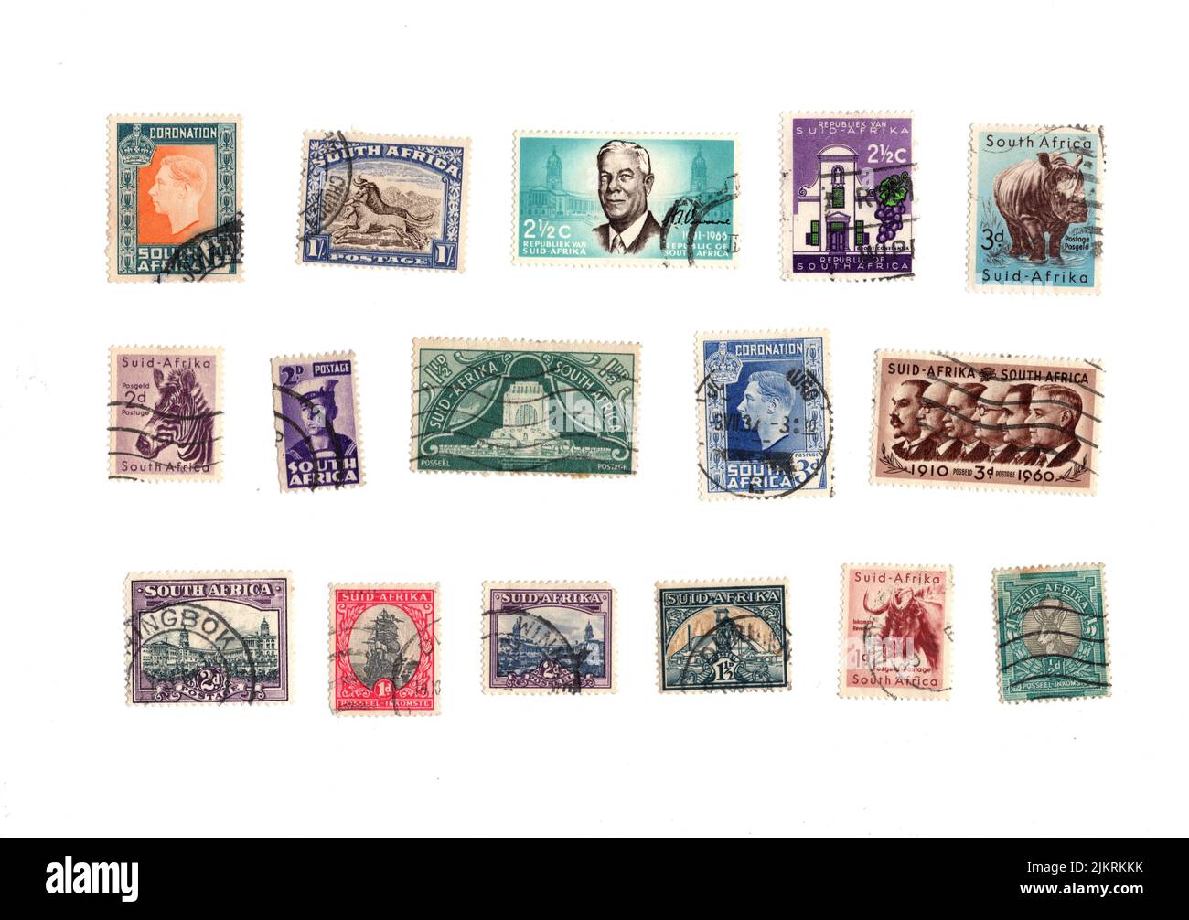 Eine Auswahl alter Briefmarken aus Südafrika auf weißem Hintergrund. Stockfoto