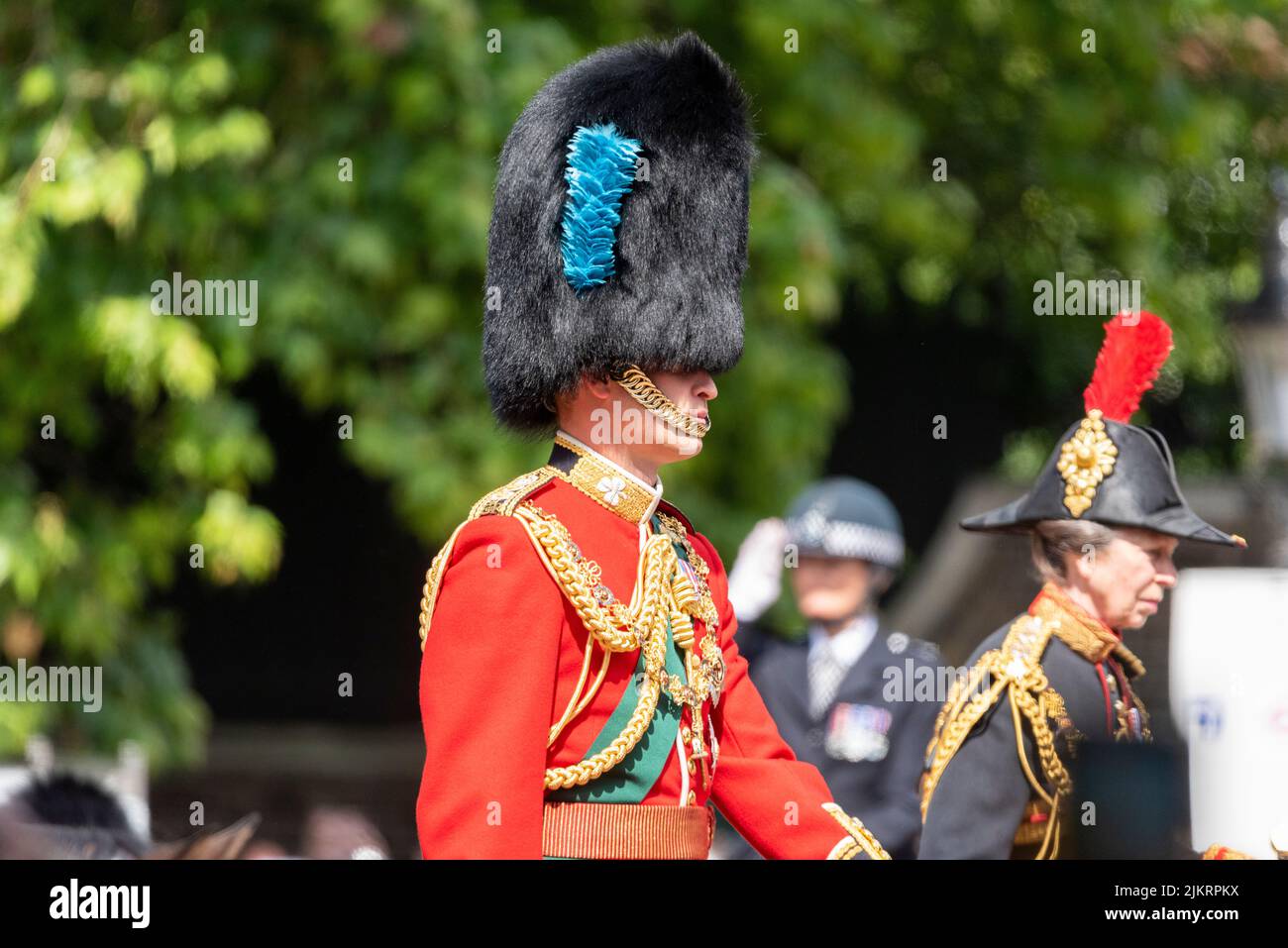 Royal Colonels Prinz William und Anne, Prinzessin Royal bei Trooping the Color 2022, Queen's Birthday Parade, The Mall, London. Platz für Kopie Stockfoto