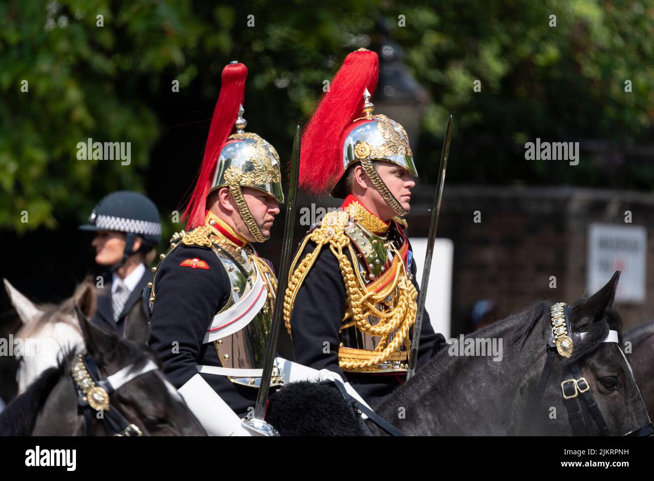 Blues und Royals der Household Cavalry reiten in Trooping the Color 2022, Platinum Jubilee, Queen's Birthday Parade, The Mall, London, VEREINIGTES KÖNIGREICH Stockfoto