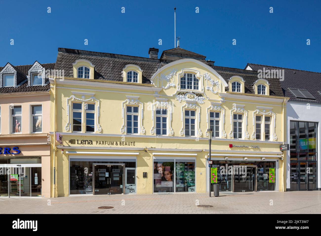 Deutschland, Ahaus, Westmuensterland, Münsterland, Westfalen, Nordrhein-Westfalen, NRW, Wohn- und Geschäftshaus der Familie Beckering am Marktplatz Stockfoto