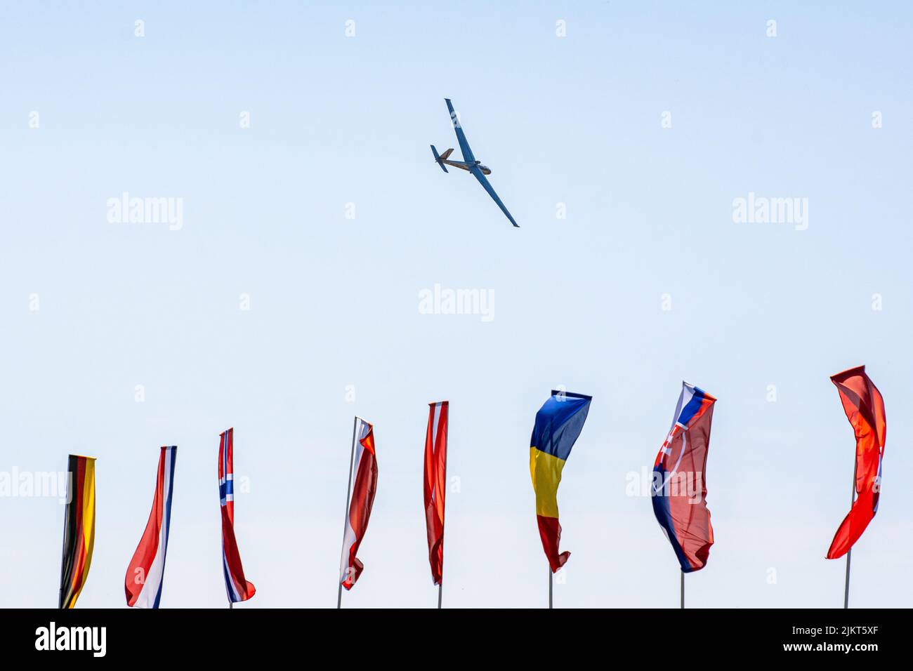 NATO Days, Ostrava, Tschechische Republik. 22.. September 2019: Kunstflug zweisitziger Allmetall Let L-13AC Jet angetriebener Blanik-Segelflugzeug für den Dual-Kunstflug-Einsatz Stockfoto