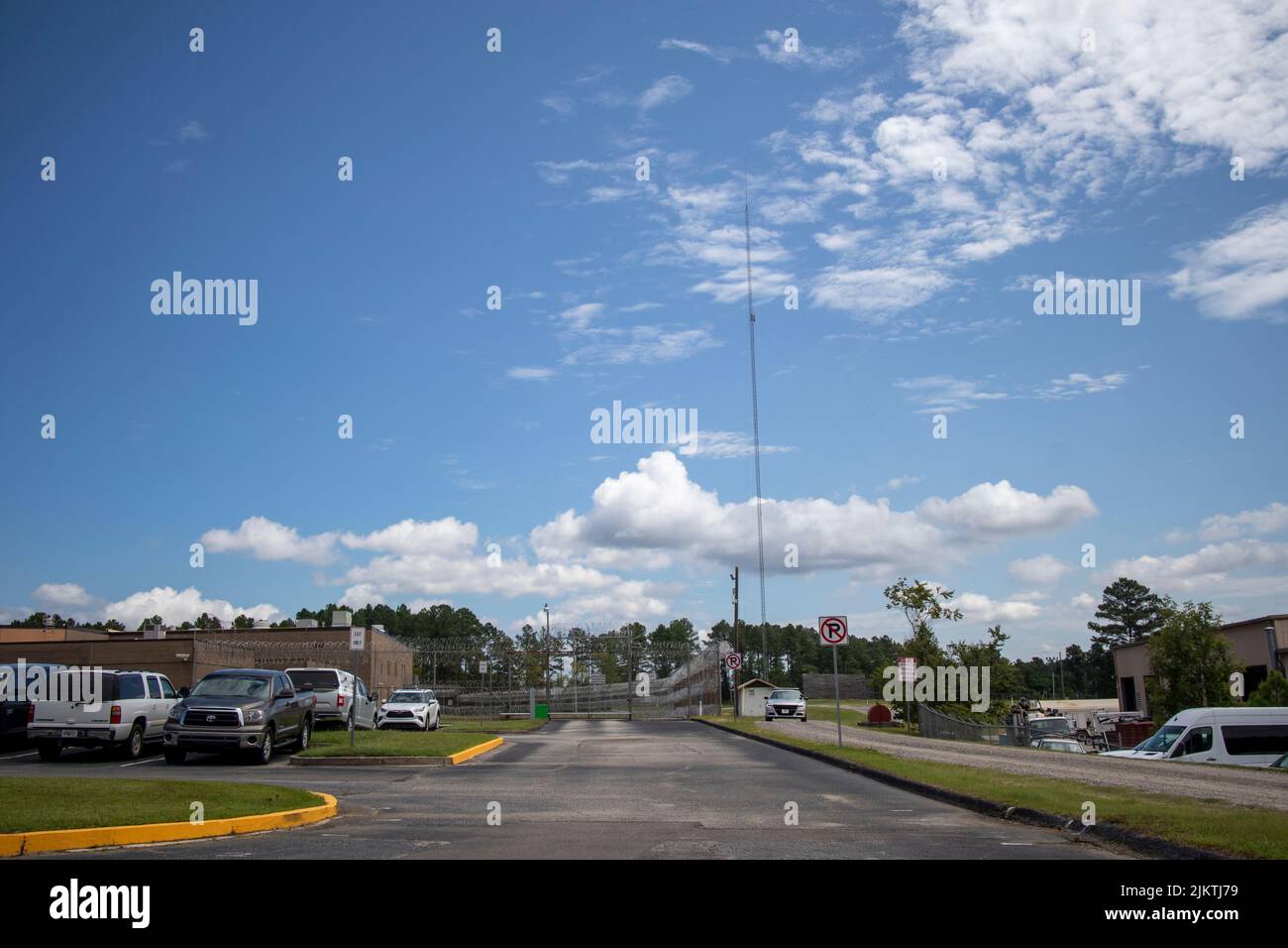 Columbia County, GA USA - 08 20 21: Columbia County Sheriffs Department Eingangsstraße Stockfoto