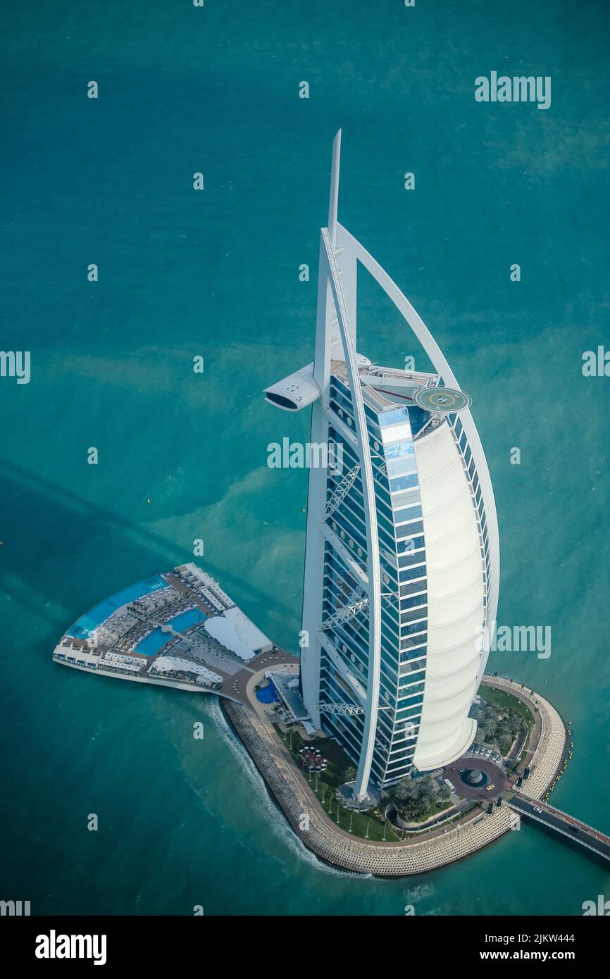 Eine vertikale Luftaufnahme des Burj Al Arab Hotel, Dubai, Vereinigte Arabische Emirate Stockfoto