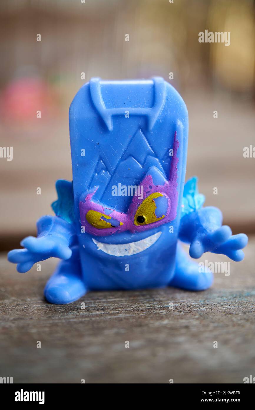 Eine magische Box Marke Superthing blau Snowboard geformten Spielzeug Figur Stockfoto