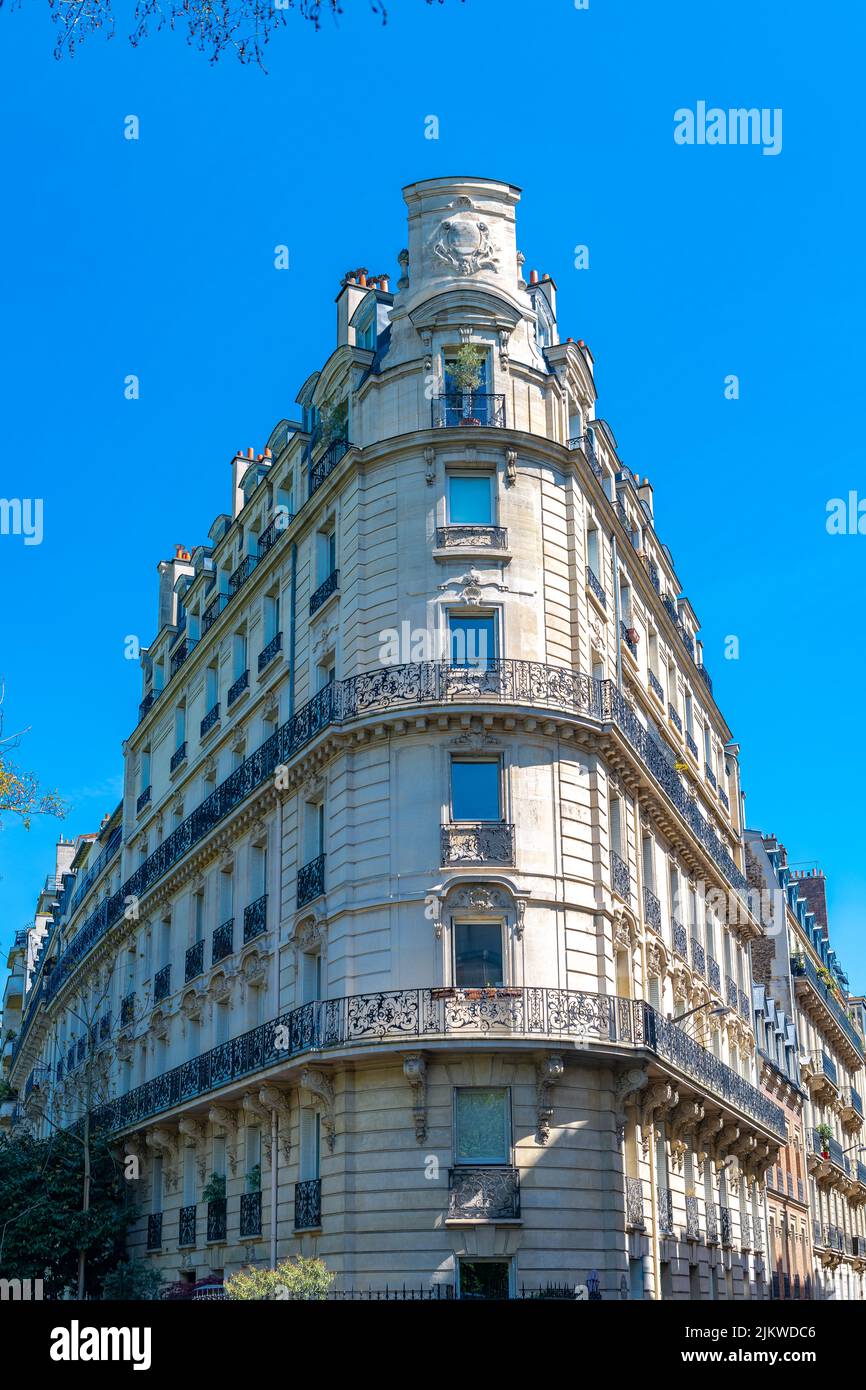 Paris, schöne Gebäude im 16. Arrondissement, Boulevard de Beausejour, ein gehobenes Viertel Stockfoto