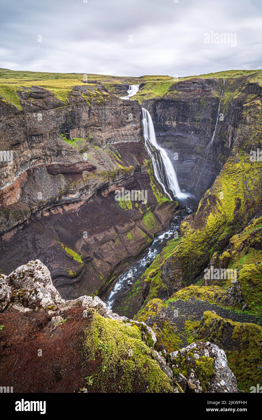Der Haifoss Wasserfall auf Island im Sommer Stockfoto