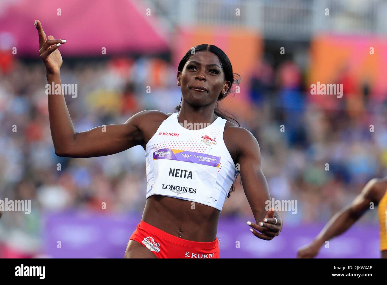 Birmingham, Großbritannien. 03. August 2022. Daryll Neita aus England gewinnt am 8/3/2022 ihr Halbfinale 100m in Birmingham, Großbritannien. (Foto von Conor Molloy/News Images/Sipa USA) Quelle: SIPA USA/Alamy Live News Stockfoto