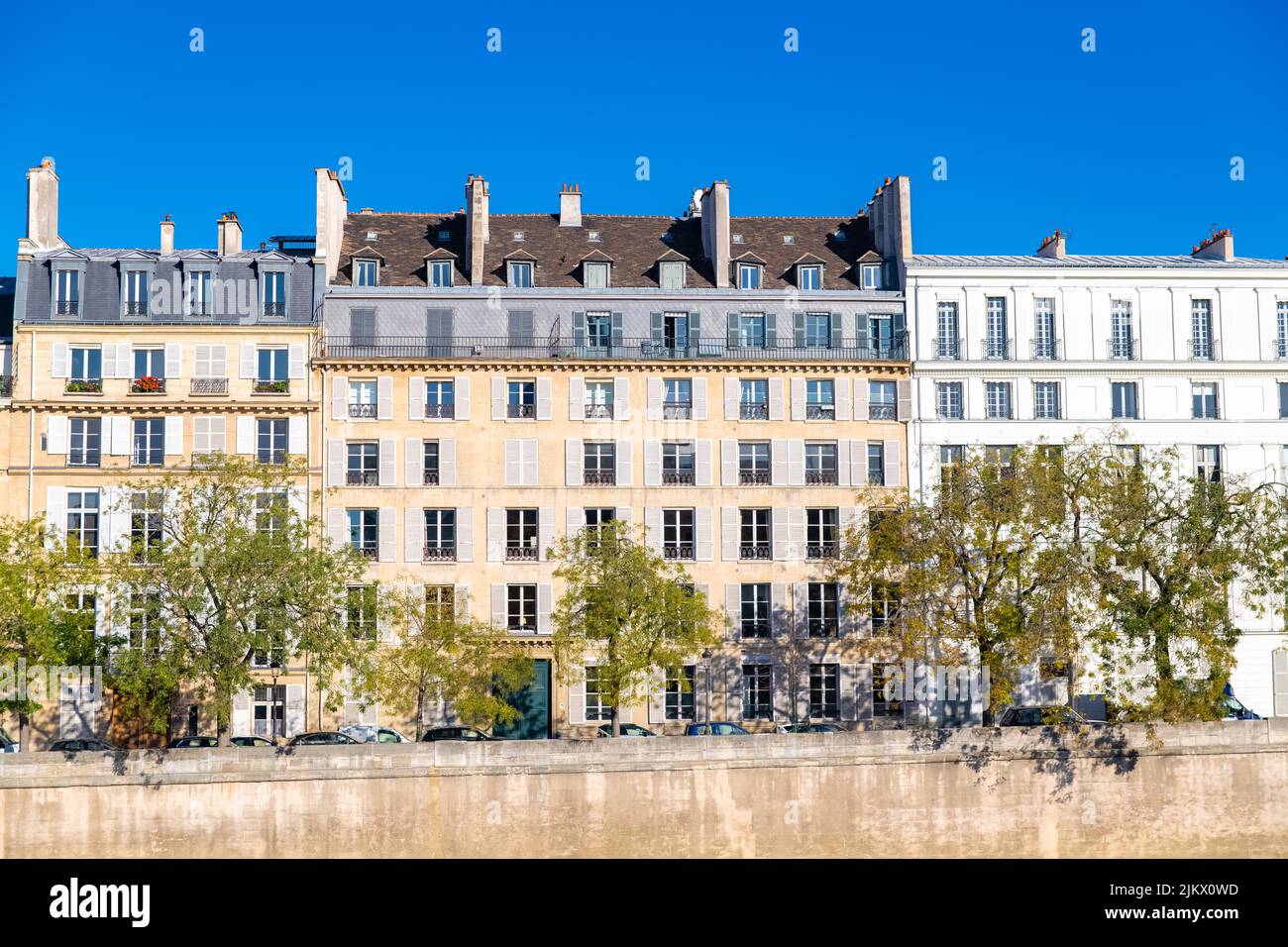 Paris, ile saint-louis und Quai de Bethune, schöne alte Gebäude, Panorama Stockfoto