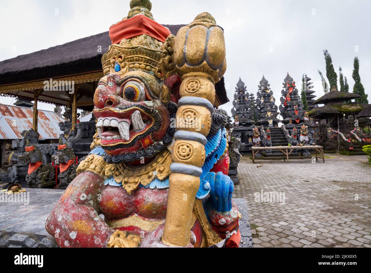 Nahaufnahme einer Tempelstatue in Bali, Indonesien Stockfoto