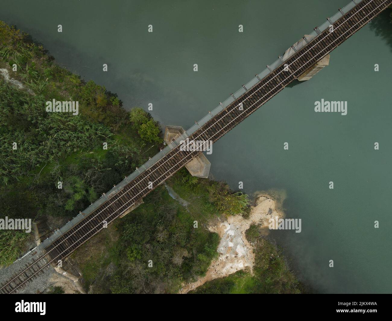 Eine High-Angle-Aufnahme der Tx.Faust St. Bridge am Guadalupe River in den USA Stockfoto