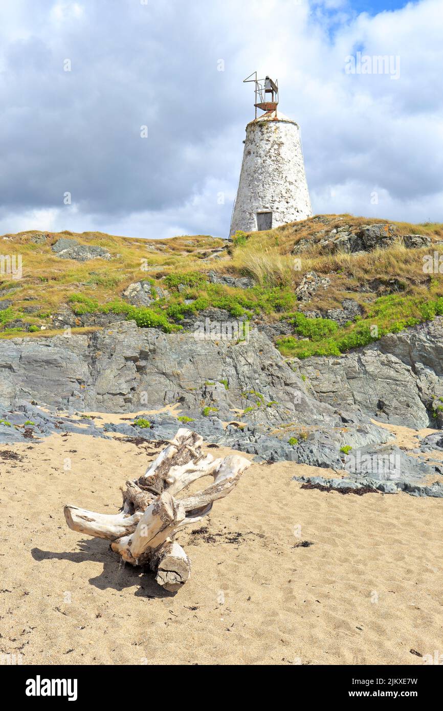 TWR Bach, kleiner Turm auf Llanddwyn Island, Ynys LLanddwyn, Isle of Anglesey, Ynys Mon, North Wales, VEREINIGTES KÖNIGREICH. Stockfoto