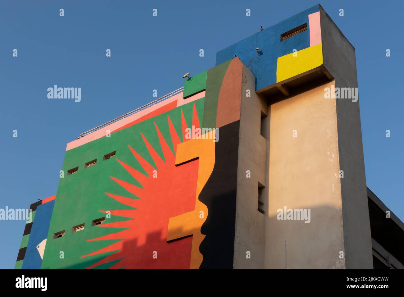 Wandmalerei schmückt ein Gebäude in Talpiot Industriegebiet in West Jerusalem Israel Stockfoto