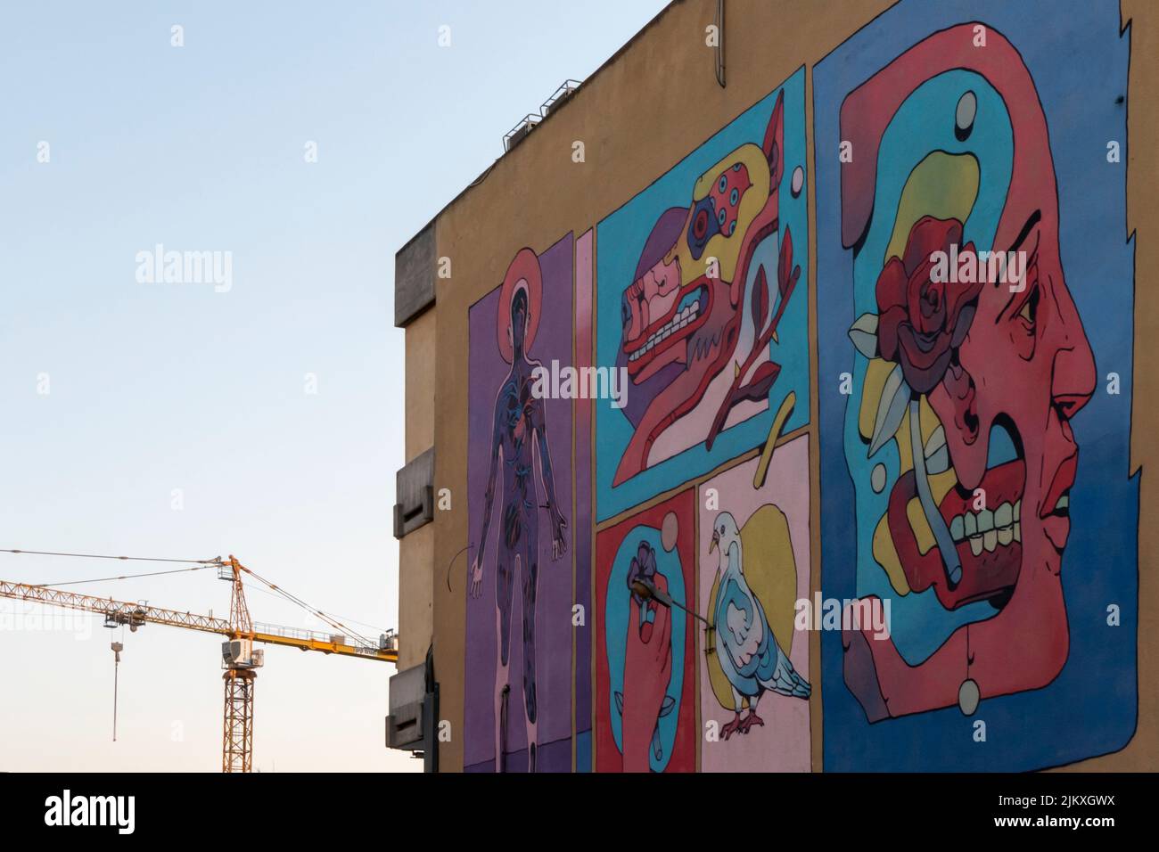 Wandmalerei des mexikanischen Straßenkünstlers Smithe One ziert ein Gebäude im Industriegebiet Talpiot in West Jerusalem Israel Stockfoto