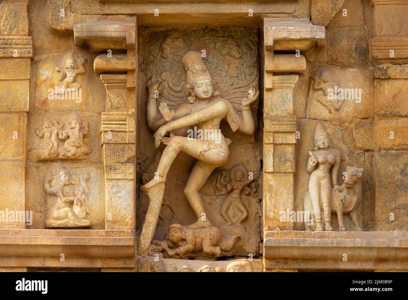 Skulptur von Herrn Shiva an der Wand des Brihadeshwara Temple, Gangaikonda Cholapuram, Ariyalur, Tamilnadu, Indien. Stockfoto