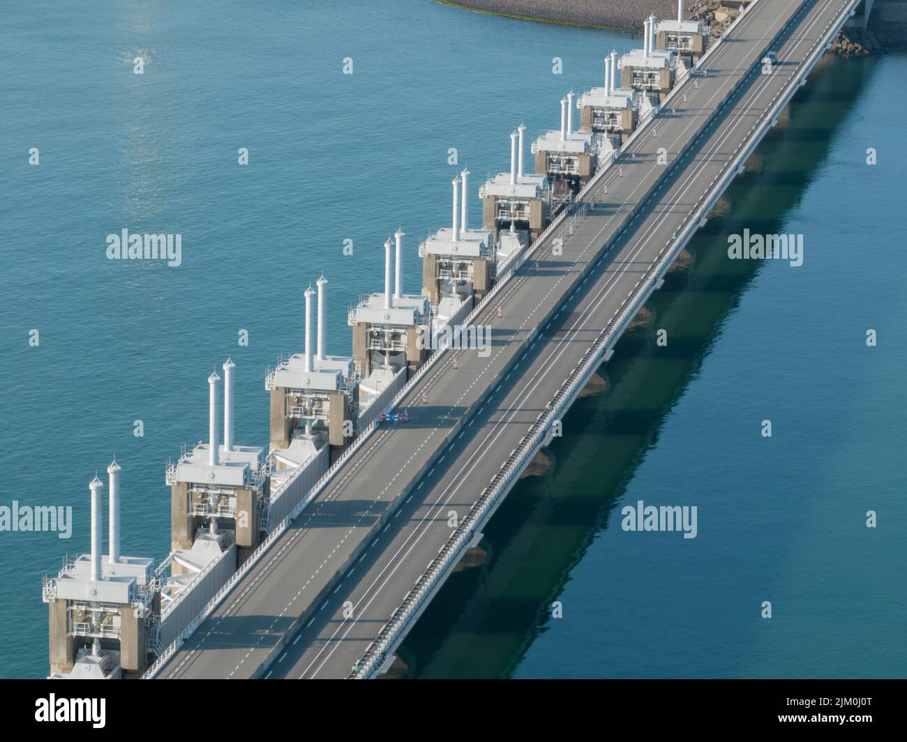 Das Oosterscheldekering ist ein Hochwasserschutzsystem in den Niederlanden, das Teil des Deltawerks in den Provinzen Zeeland ist. Technische Sperrungen Stockfoto