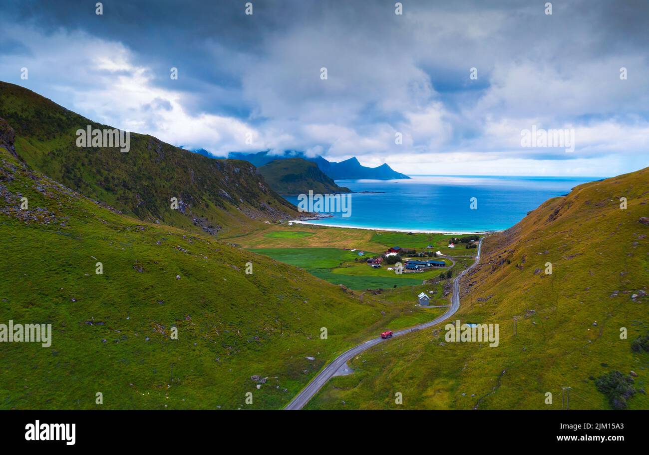 Luftaufnahme des Haukland Beach auf den Lofoten-Inseln in Norwegen Stockfoto