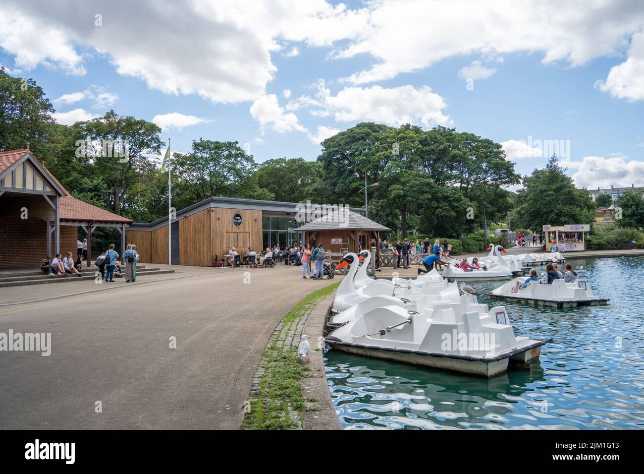 Blick auf den See im South Marine Park, South Shields, South Tyneside, Großbritannien, mit