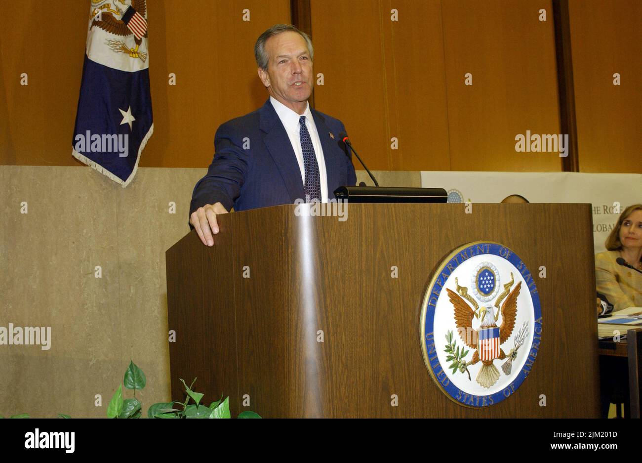 Büro des Sekretärs - SEKRETÄR DONALD EVANS PRÄSENTATION IN ÖFFENTLICH-PRIVATEN GLOBALEN KAMPF GEGEN AIDS Stockfoto