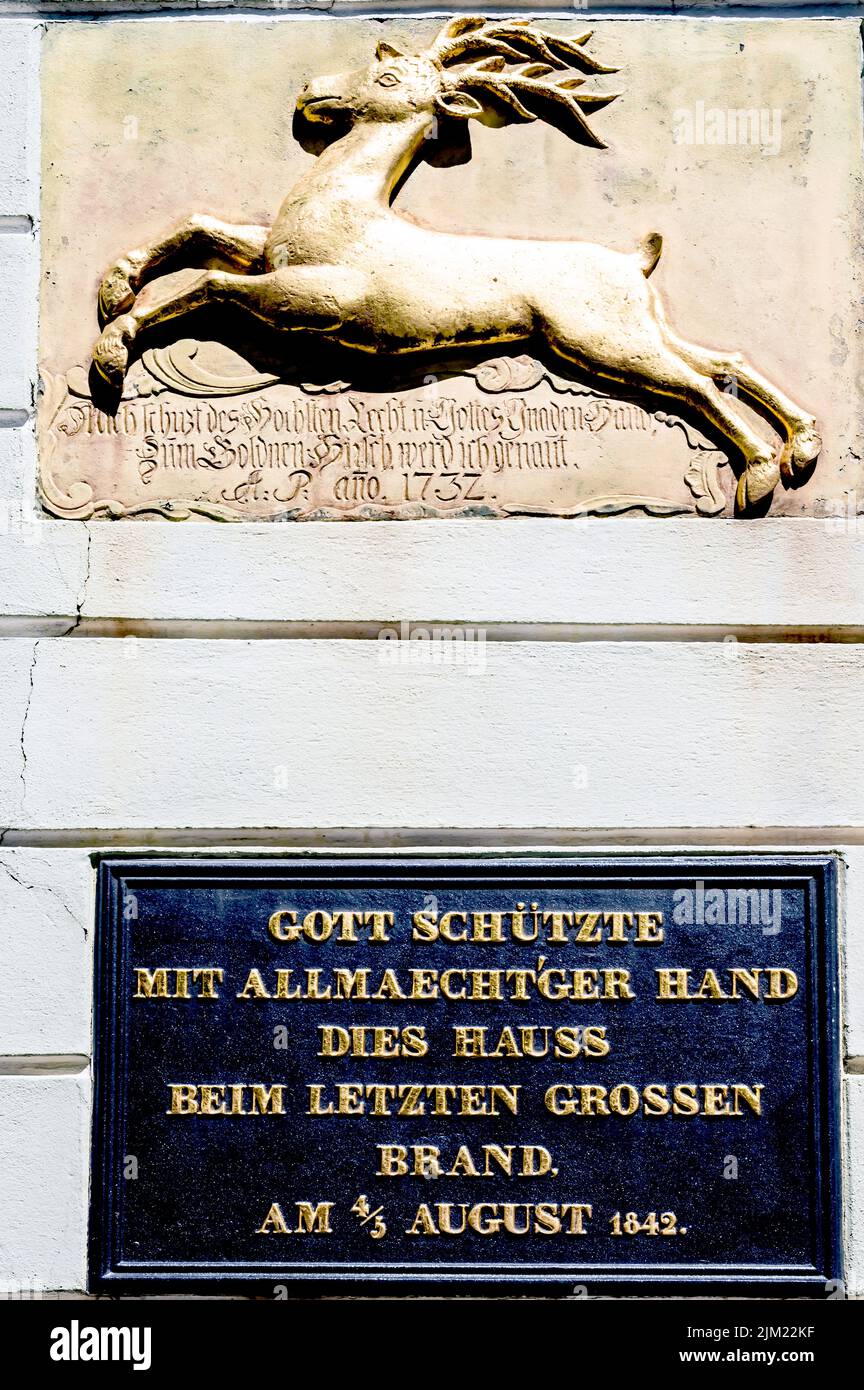 Kamenz (Sachsen, Deutschland): Erinnerungsstafel am Hotel 'Goldner Hirsch' Stockfoto
