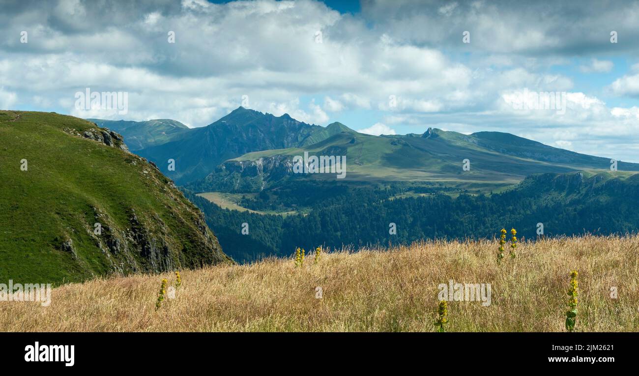 Sancy-Massiv. Vulkane der Auvergne Naturpark. Puy-de-Dome; Auvergne-Rhone-Alpes. Frankreich Stockfoto