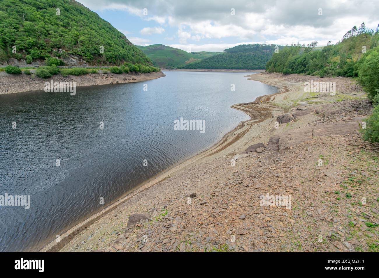 Dies sind die Wasserstände nach einem trockenen Sommer in großbritannien. Dies ist das Elan Valley in Mid-Wales. Stockfoto