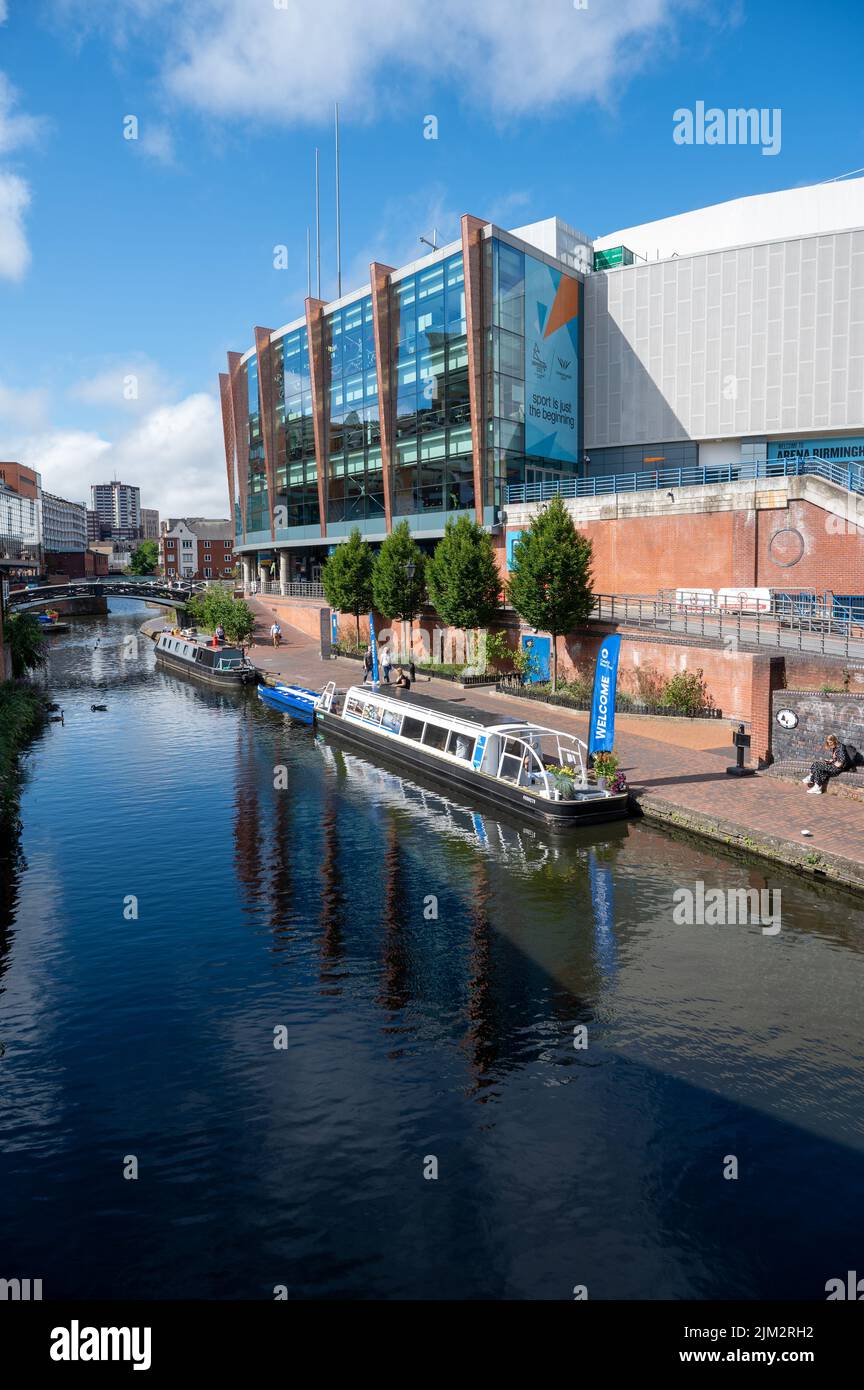 Das Boot namens Pennine Princess vertäute während der Commonwealth Games 2022 in der Nähe der NIA auf dem Kanal in Birmingham. Stockfoto