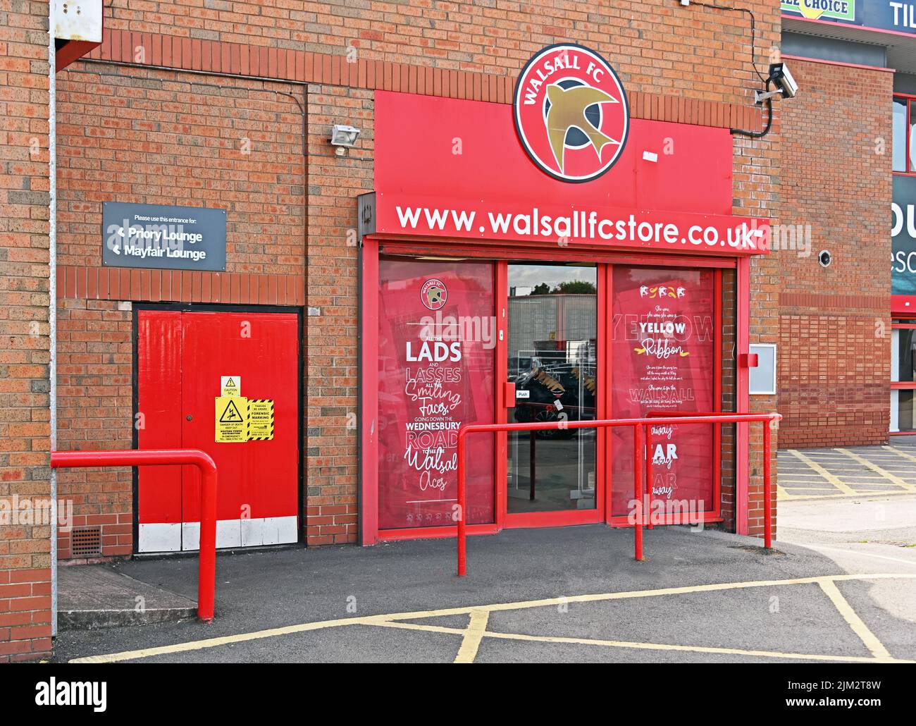 Der FC Walsall Speichern. Bescot Poundland Stadium. Walsall Football Club Ground. Walsall, West Midlands, England, Vereinigtes Königreich, Europa. Stockfoto