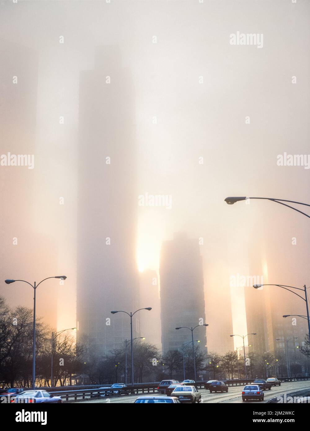 North Chicago in Mist, vom Lake Shore Drive, Chicago, Illinois, USA Stockfoto