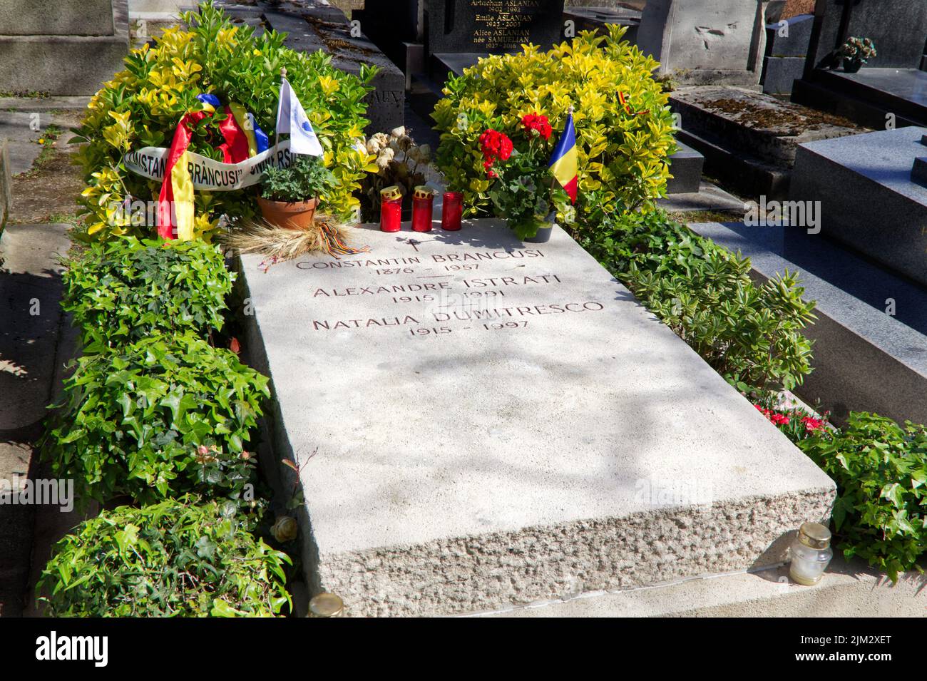 Grab von Constantin Bracusi - Friedhof Montparnasse (Cimitière du Montparnasse) - Paris Stockfoto