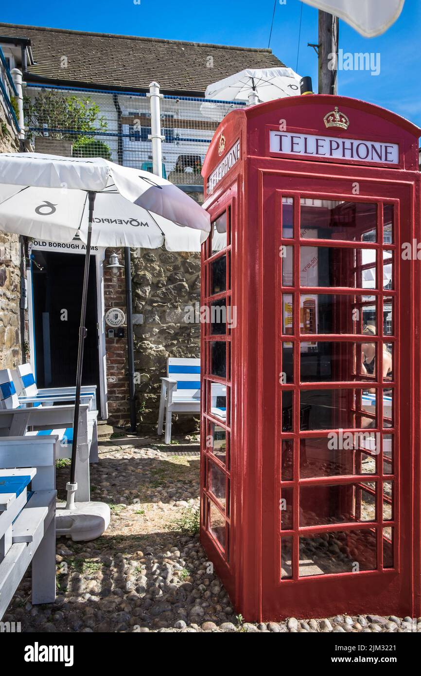 East Sussex, England, Juli 2022, Nahaufnahme einer Telefonzelle Stockfoto