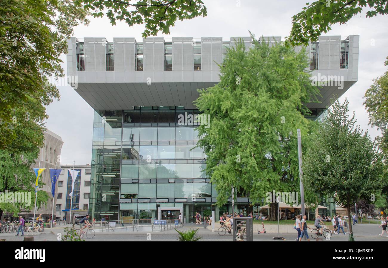 aachen august 2022: das SuperC ist das Servicezentrum der RWTH Aachen, das sich direkt neben dem Hauptgebäude befindet und eine Reihe von n vereint Stockfoto