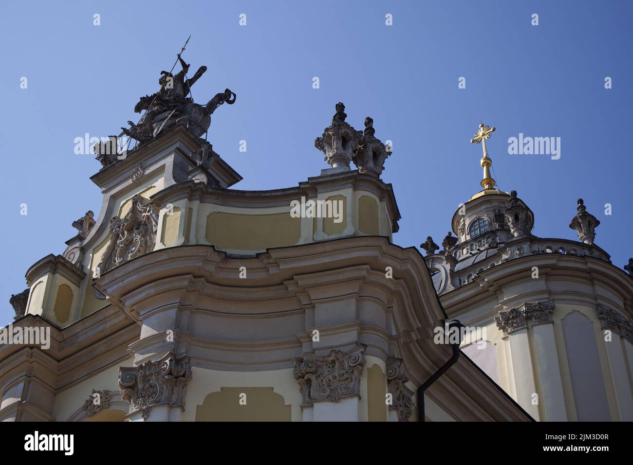 Die St.-Georgs-Kathedrale ist eine barocke Rokoko-Kathedrale in der Stadt Lviv, der historischen Hauptstadt der Westukraine. Schöne christliche Kirche. Stockfoto