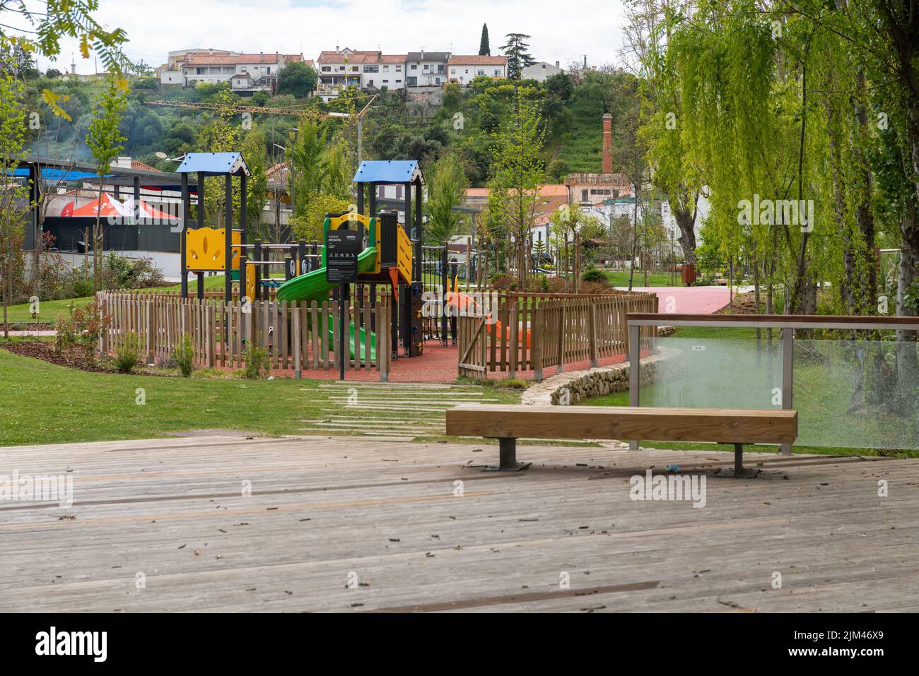 Der Almond Park befindet sich im Stadtzentrum von Torres Novas im Stadtteil Santarem, Portugal Stockfoto
