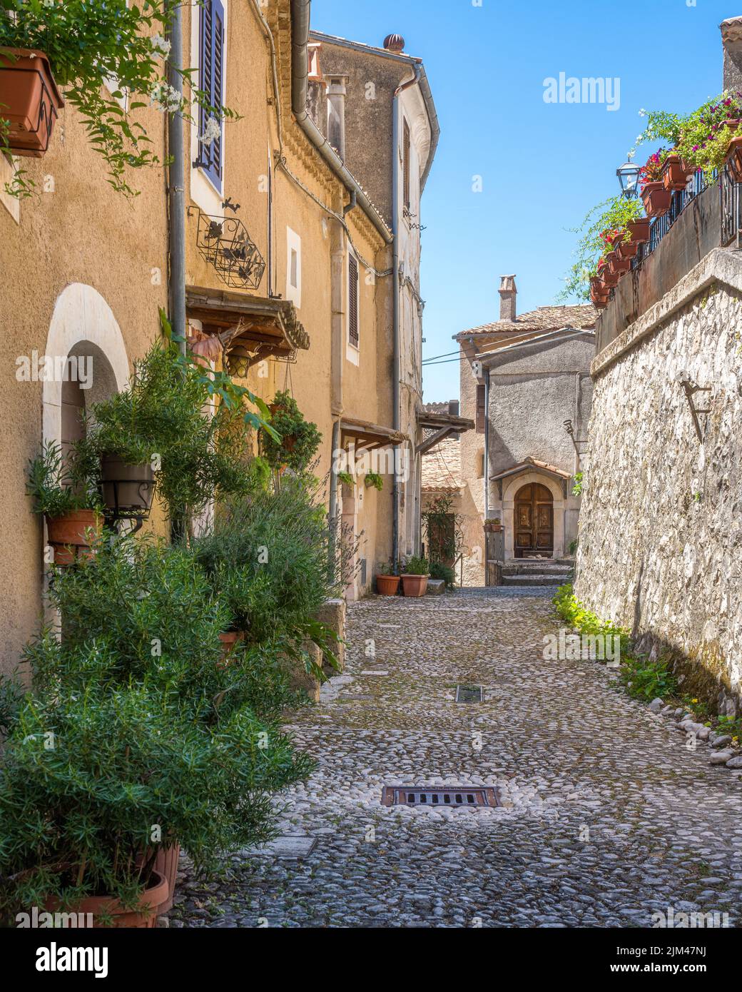 Das schöne Dorf San Donato Val di Comino, in der Provinz Frosinone, Latium, Mittelitalien. Stockfoto