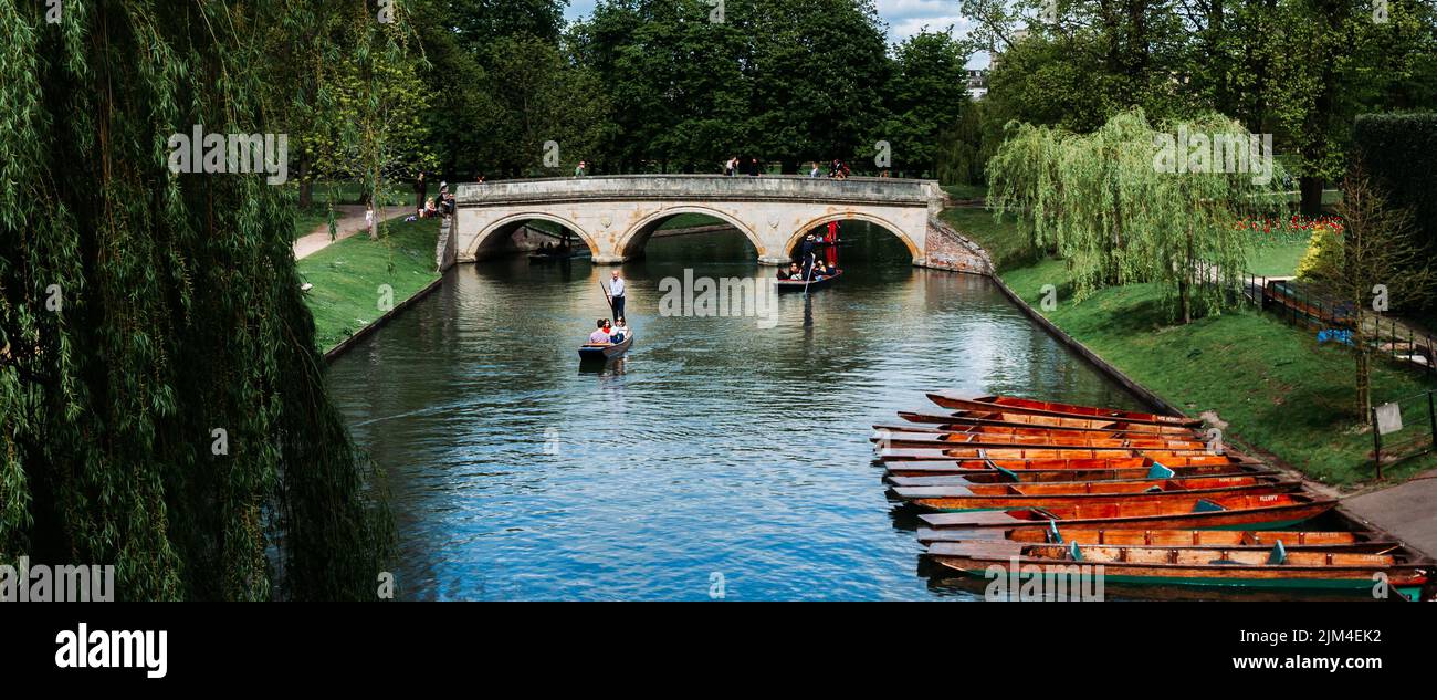 Eine schöne Aussicht auf einen Fluss in Cambridge, England, Großbritannien Stockfoto