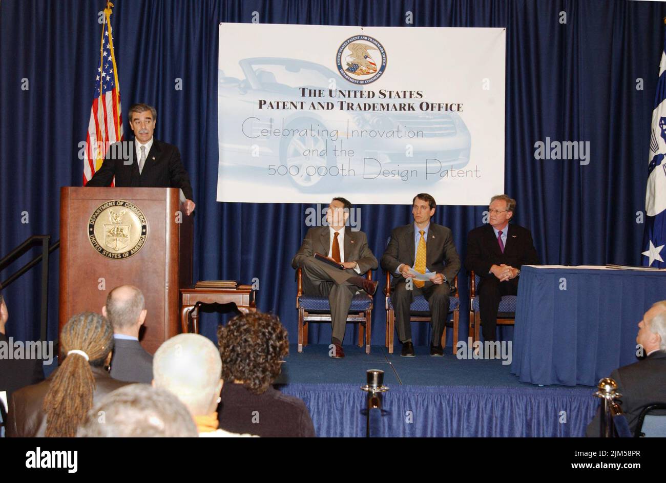 Büro des Sekretärs - Feierliche Unterzeichnung des Designpatents 500.000 mit Daimler Chrysler Stockfoto