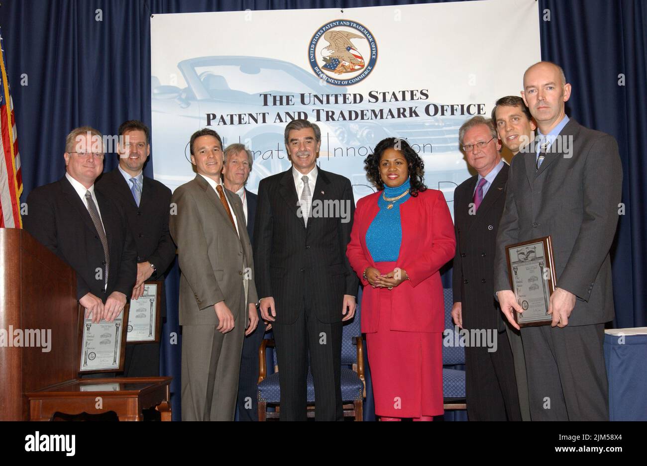 Büro des Sekretärs - Feierliche Unterzeichnung des Designpatents 500.000 mit Daimler Chrysler Stockfoto