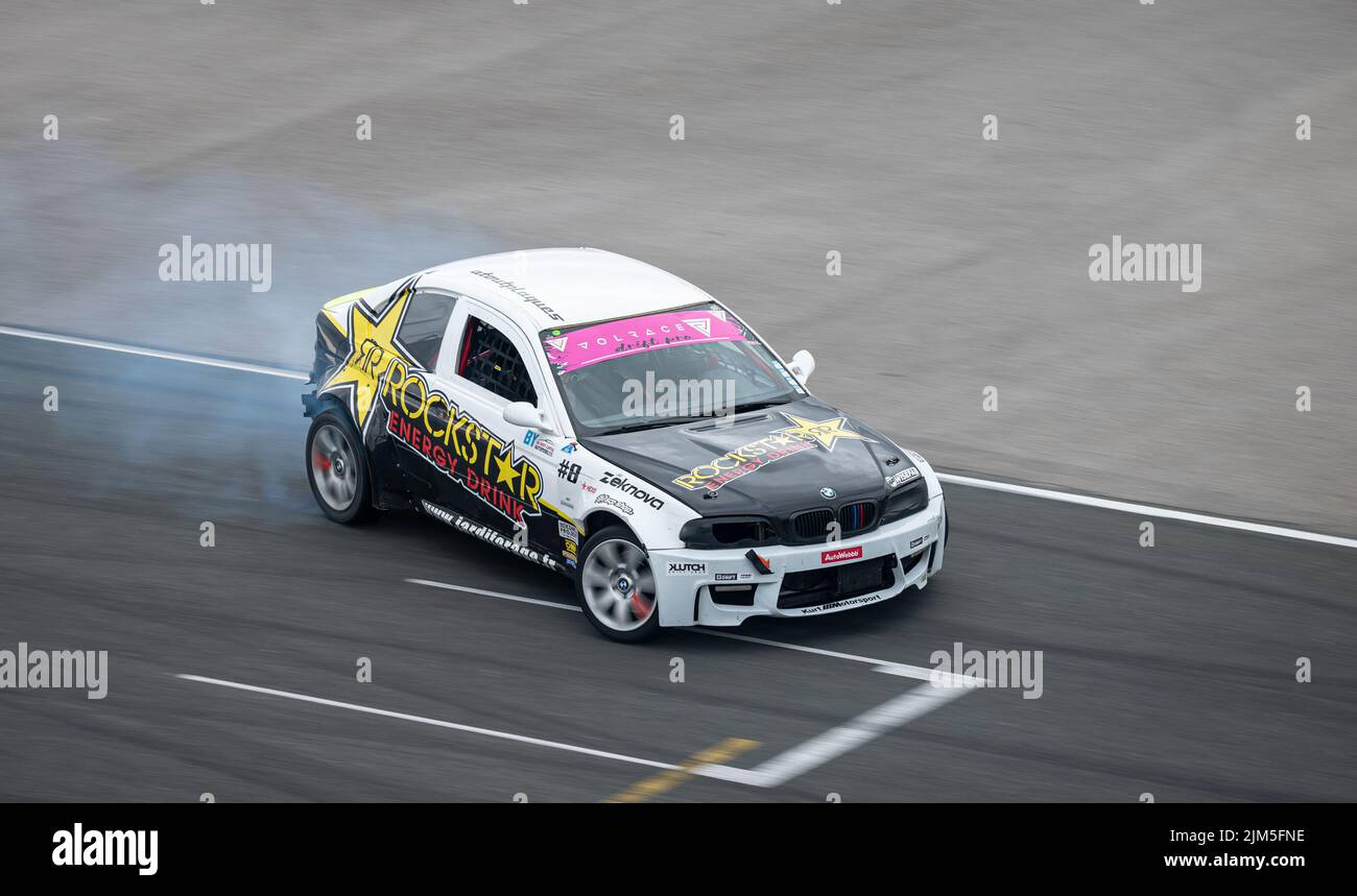 E46 Driften auf der Rennstrecke Stockfoto