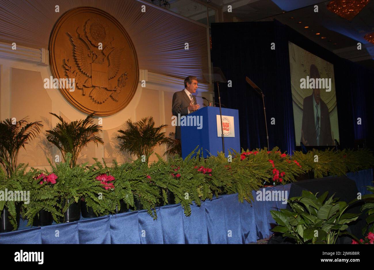 Büro des Sekretärs - Sekretär Carlos Gutierrez mit nationalen Autohändlern (Hurrikan Katrina) Stockfoto
