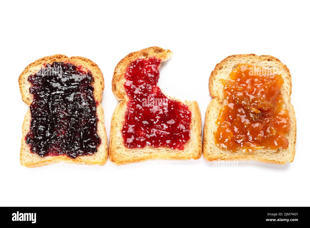 Toasts mit köstlicher Marmelade auf weißem Hintergrund Stockfoto