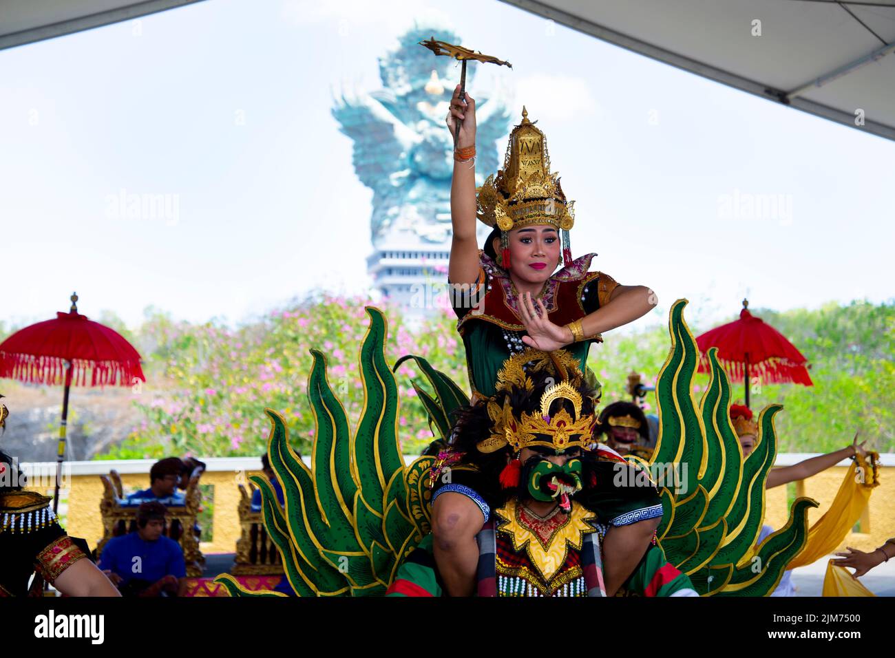 Cha-am, Indonesien - September 2, 2019: Traditionelle Garuda Wisnu Ballett Tanz an der GWK Cultural Park durchgeführt Stockfoto