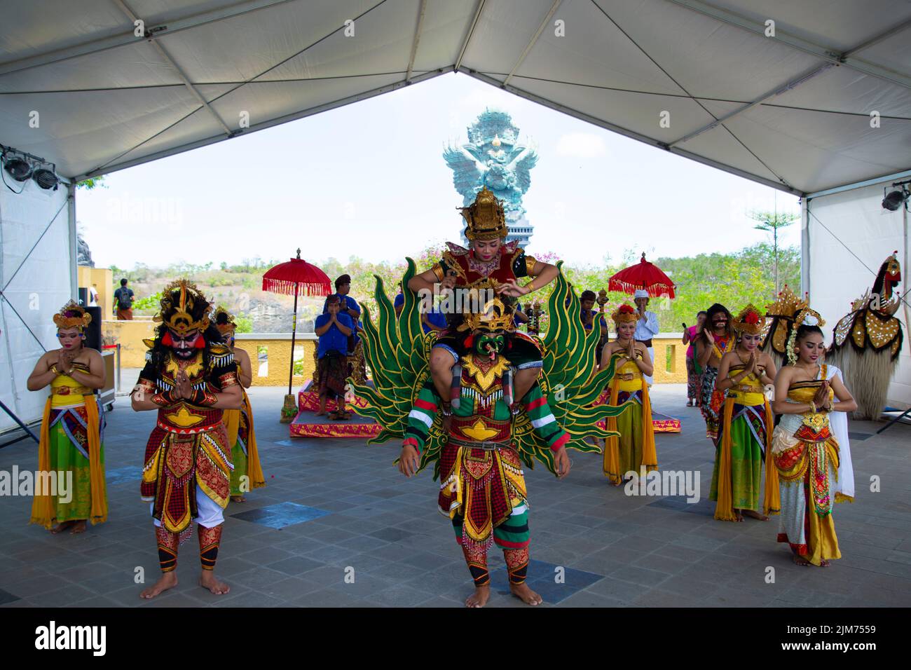 Cha-am, Indonesien - September 2, 2019: Traditionelle Garuda Wisnu Ballett Tanz an der GWK Cultural Park durchgeführt Stockfoto